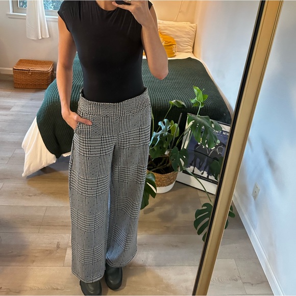 Isle Pants - Black and White Trousers with Speckled Color
